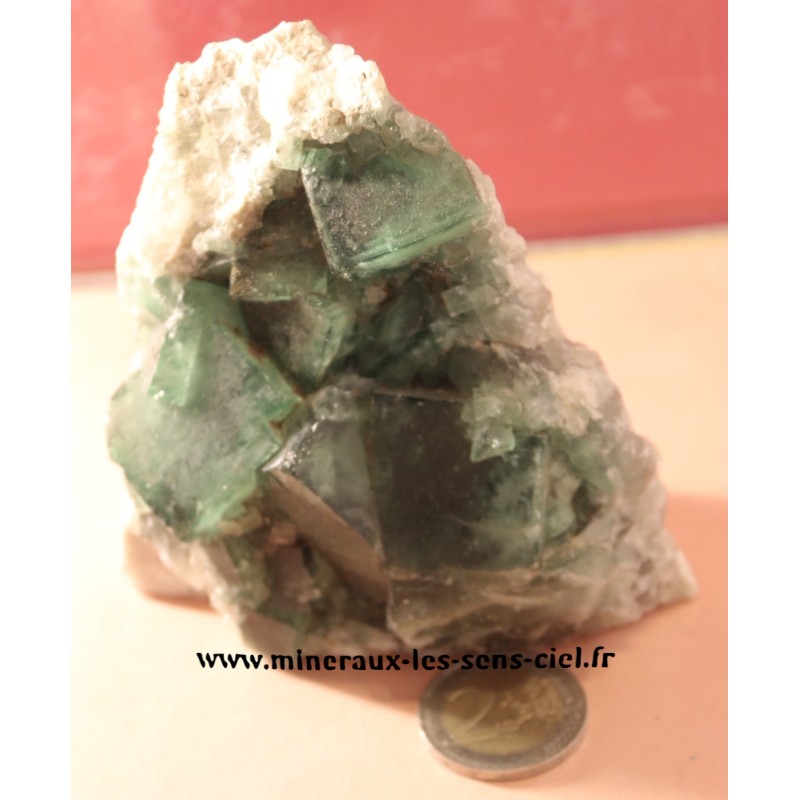 bloc de pierre fluorite verte brut du madagascar