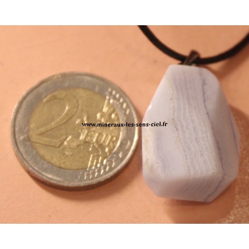 pendentif pierre roulée calcedoine bleue