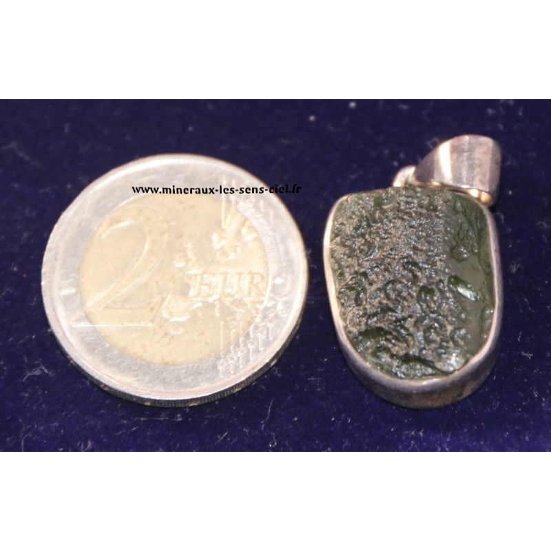 pendentif moldavite monté sur argent