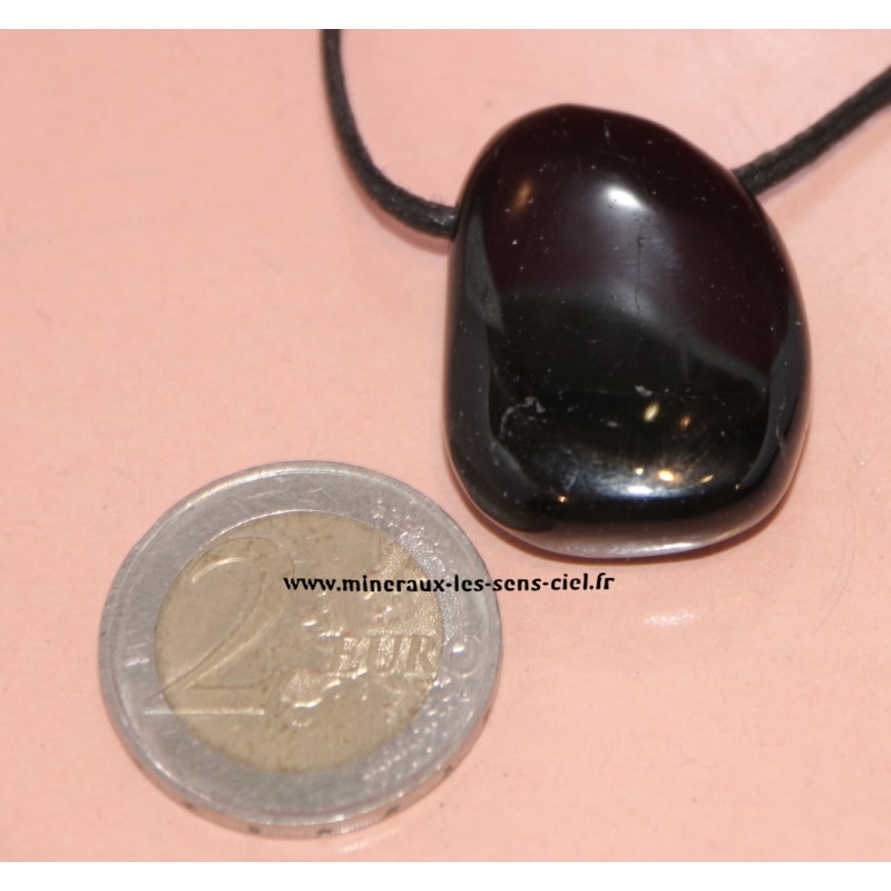 pendentif galet pierre tourmaline noire