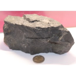 bloc de pierre shungite brute en provenance de Russie